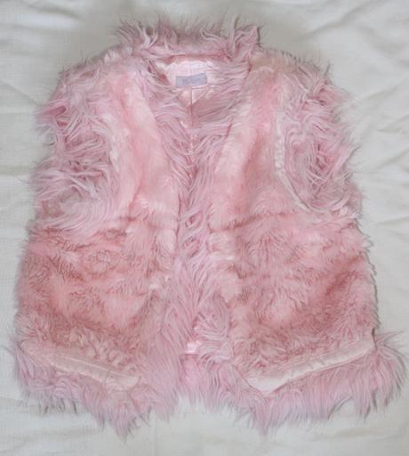 Va33 chlupatá vestička 6-7 let, 122