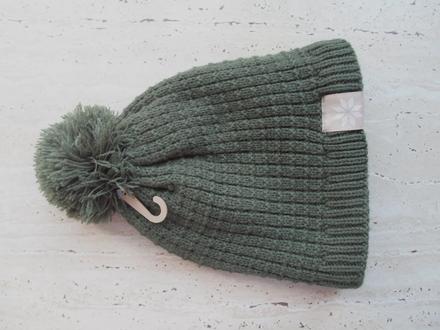 Zelená khaki zimní čepice čepička s bambulí, 122