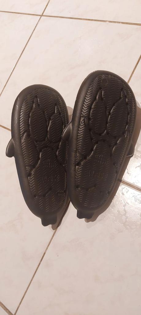 Žraločí pantofle s blesky vel. 36-37, 36