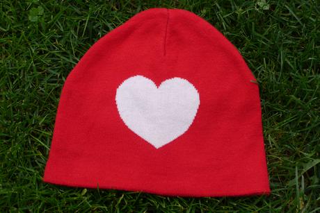 Cervena cepice se srdickem vel.92/104, h&m,92