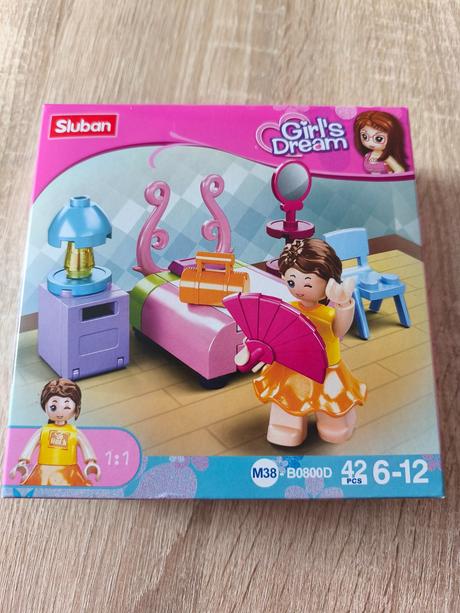 Dívčí stavebnice-ložnice,