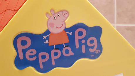 Domeček s postavičkama a příslušenstvím, peppa pig,