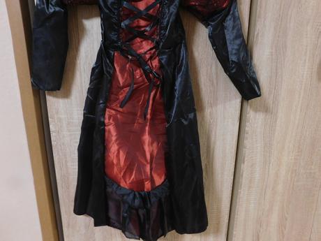 Karnevalový kostým-upíří slečna vel.4/6let, 