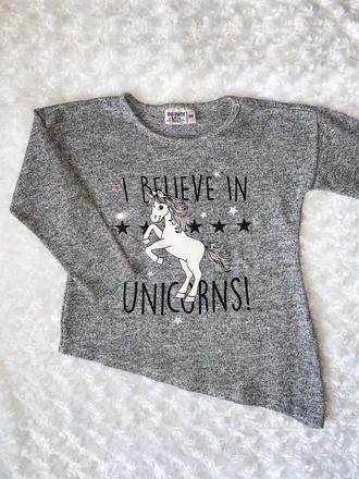 Šedý svetr infinity, 98