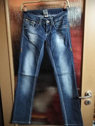 Dámské rifle bokovky, 26