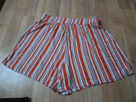 Pruhaté kratasy boohoo vel.s, s