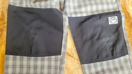 Plátěné kalhoty, 4 x triko a nové slipy, 104–116