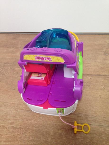 Pinypon famosa panenky, lod, prislusenstvi, 