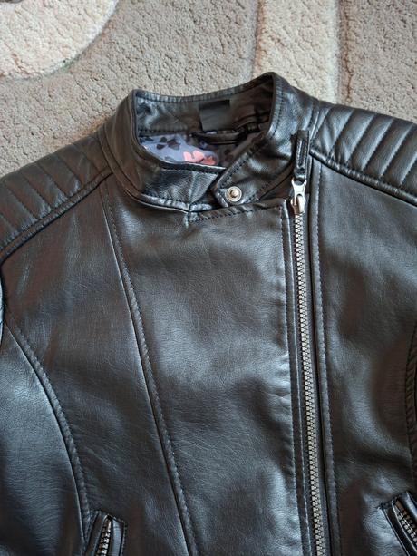 Koženková bundička, 134