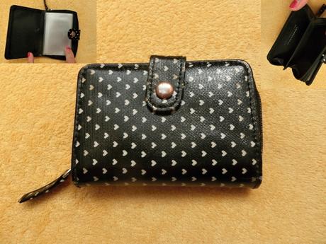 Černá bílá malá peneženka se srdíčky atmosphere,