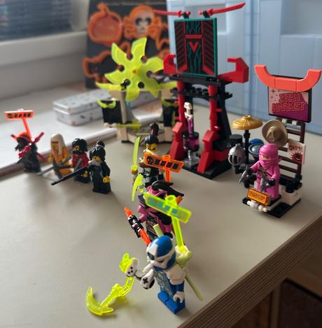 Lego ninjago 71708 hráčská burza,