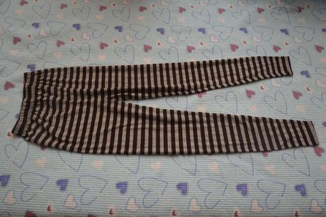 146 152 158 legíny slabé tepláčky se zlatou nití, 146