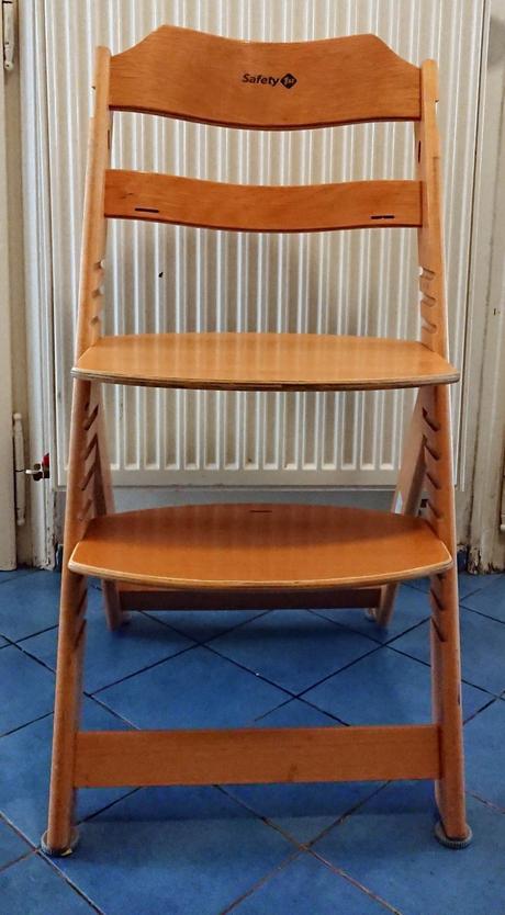 Dřevěná rostoucí jídelní židlička safety 1st,