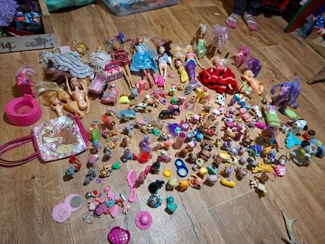 Pejsci,koníci,barbinky, 