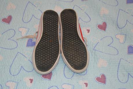 Červené plátěnky, tenisky, 32