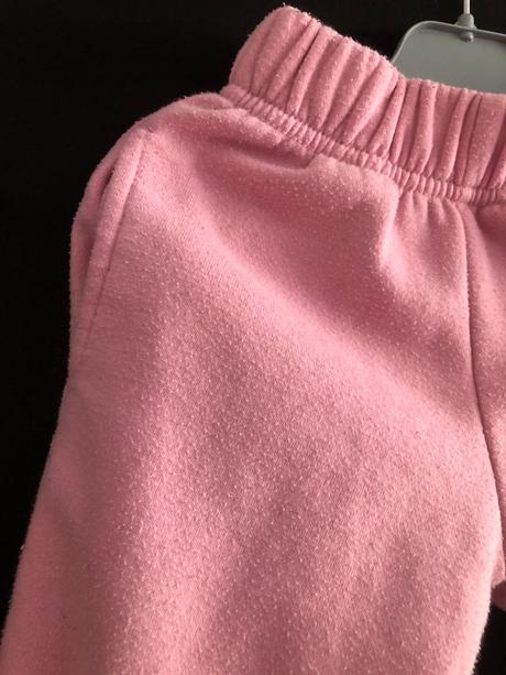 Růžové tepláky, 104