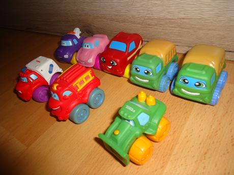 Gumové autíčka,