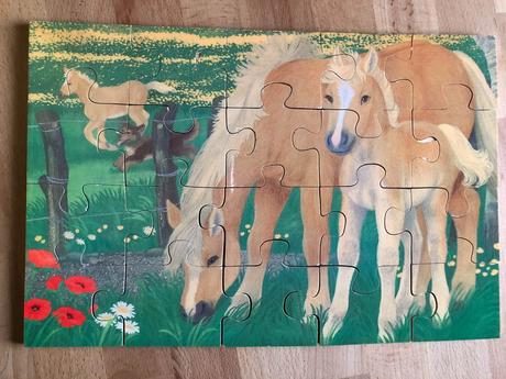 Drevene puzzle - kone / 3+ vek,