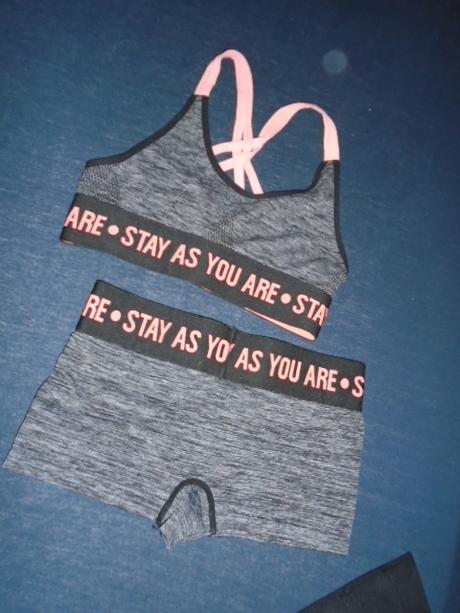 Souprava podprsenka kalhotky sportovní 134/140, 140