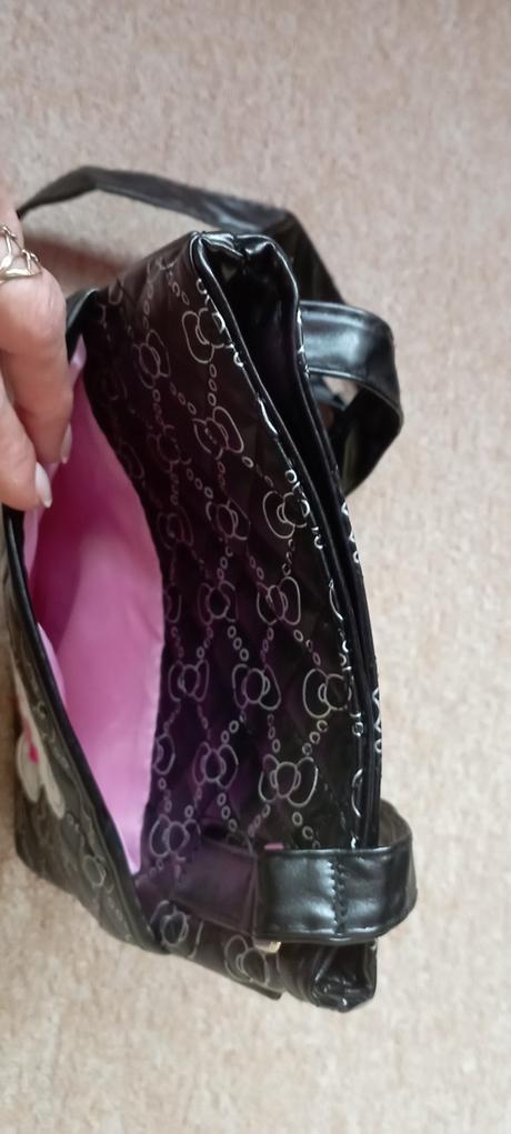 Kabelka s medvídkem, 