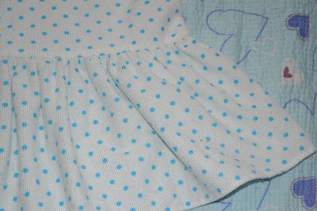 122 puntíkaté šaty, 122