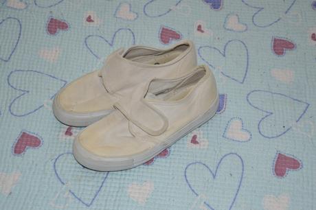 30 31 cvičky  bílé plátěnky, 30