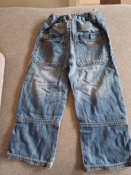Džíny, next,104