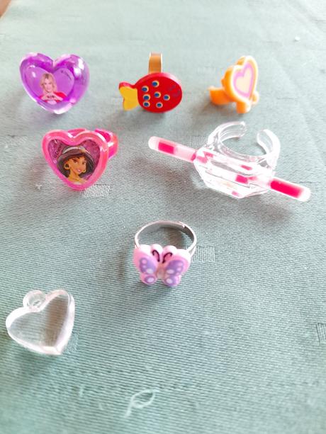 Dětské prstýnky barevné, pirátský prstýnek fialový, 