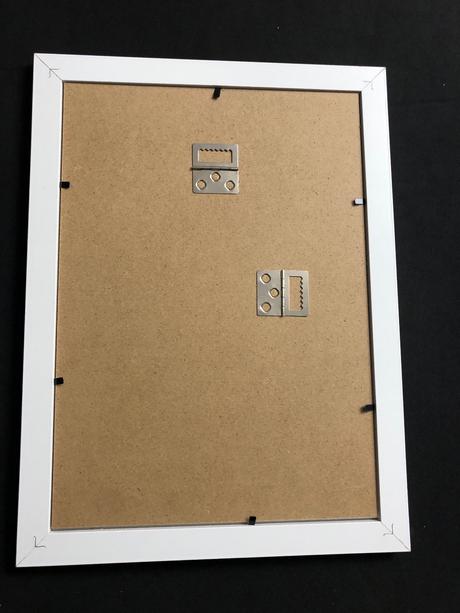 Bily ramecek na fotky,