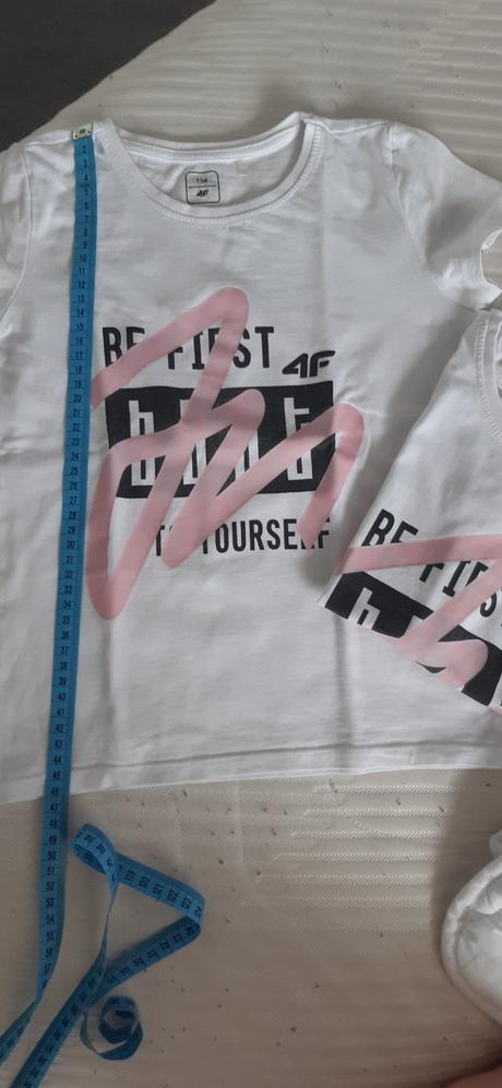 2 x bílé triko 4f, 134