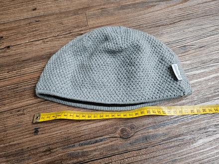 Šedá čepice kama windstopper,