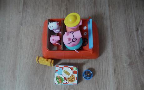 Hrací set prasátko peppa červené auto se zvuky,