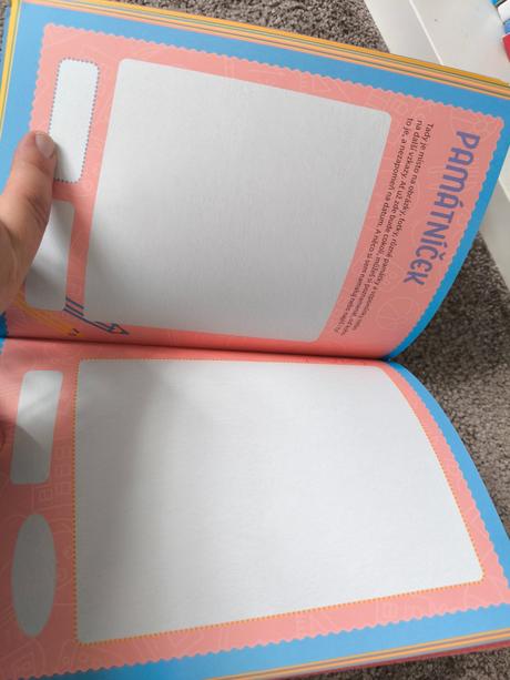 Památník na první roky ve škole,