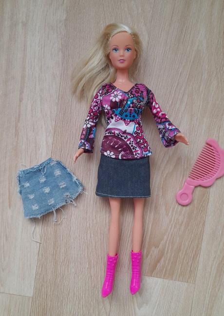 01 - "barbie" panenka + doplňky, 