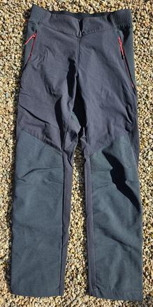 M130 dívčí turistické softshell kalhoty v. 140-146, quechua,140