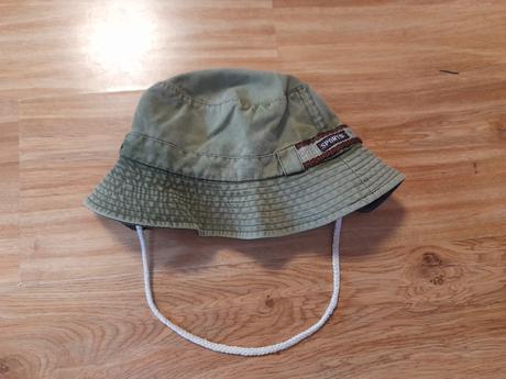 Klobouky, vel. 54cm (122/128), 122