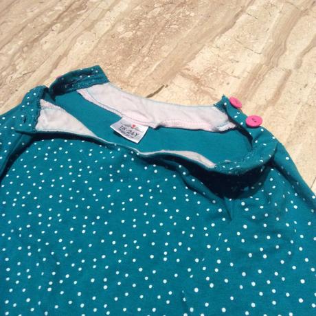 Puntíkaté šaty s tučňákem, 92