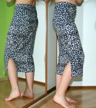 Pružná sukně střední délky s rozparkem, f&f,34