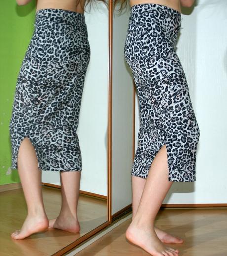 Pružná sukně střední délky s rozparkem, f&f,34