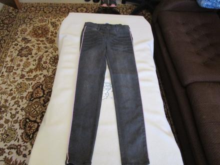 Elastické rifle, po straně růžový proužek, v.140, 140