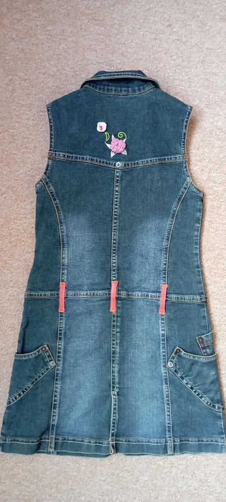 Šaty zn."here+there/c&a" vel."134", c&a,134