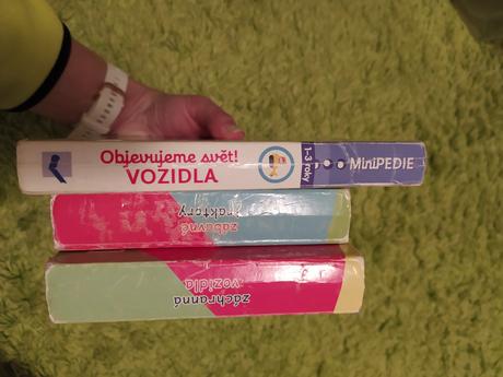 Knihy pro nejmenší - vozidla a traktory,