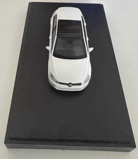 Sběratelský model auta vw golf, 