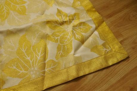 Oboustrana decka , ubrus na stul 85/85cm zlata,