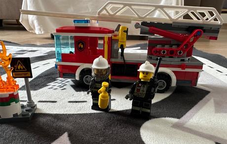 Lego city hasičský vůz 60107,