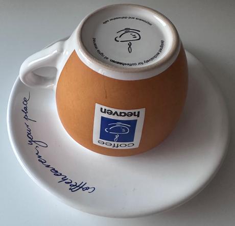 Starý hrnek s podšálkem na kafe lungo, 