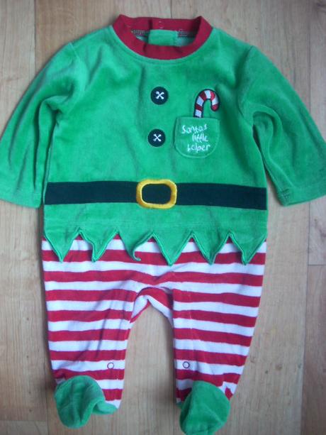 Vánoční sametový overal, 62
