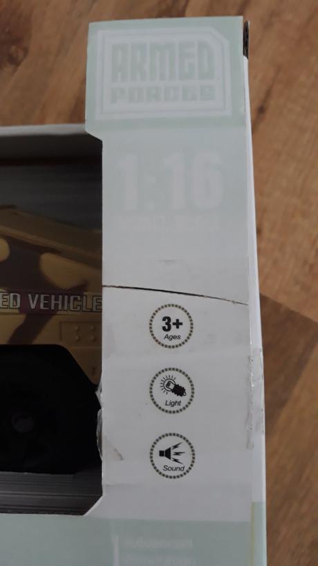Nové vojenské auto hračka.,