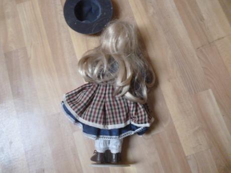 Porcelánová panenka 40 cm,