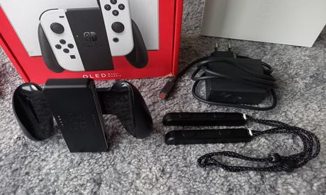 Nintendo switch oled white, 